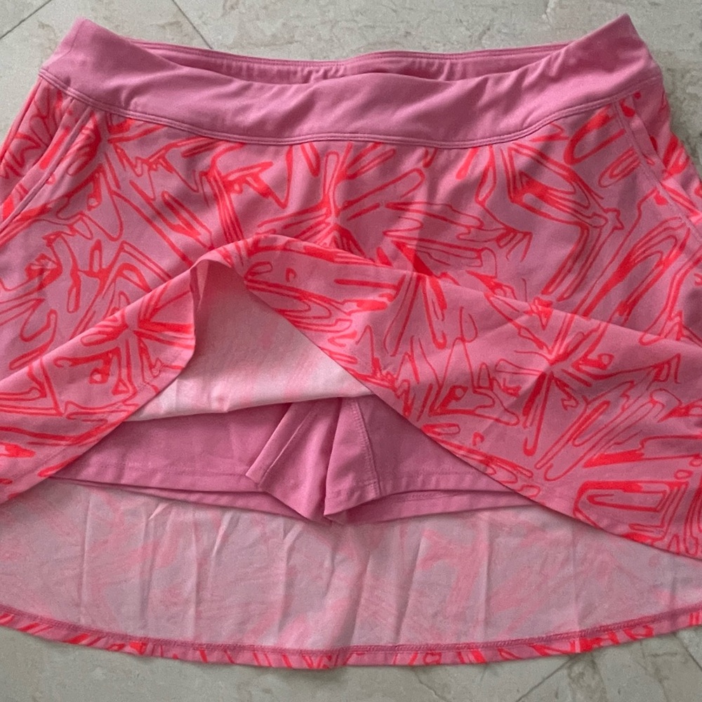 Under Armour golf Skort in very good condition size L